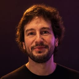 Photo of Max Schmitt, the founder of Cakedesk