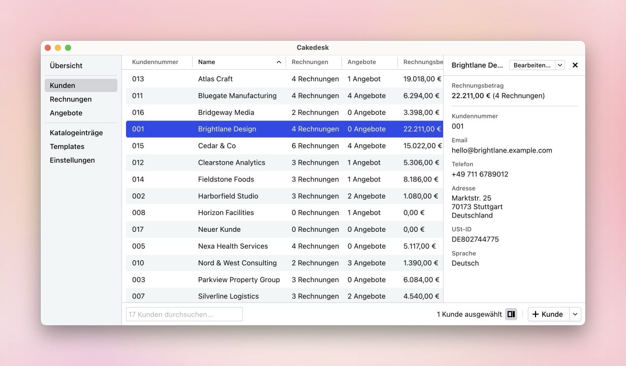 Cakedesk-Kundenübersicht mit Kundenliste sowie Kontakt- und Rechnungsdetails des ausgewählten Kunden.